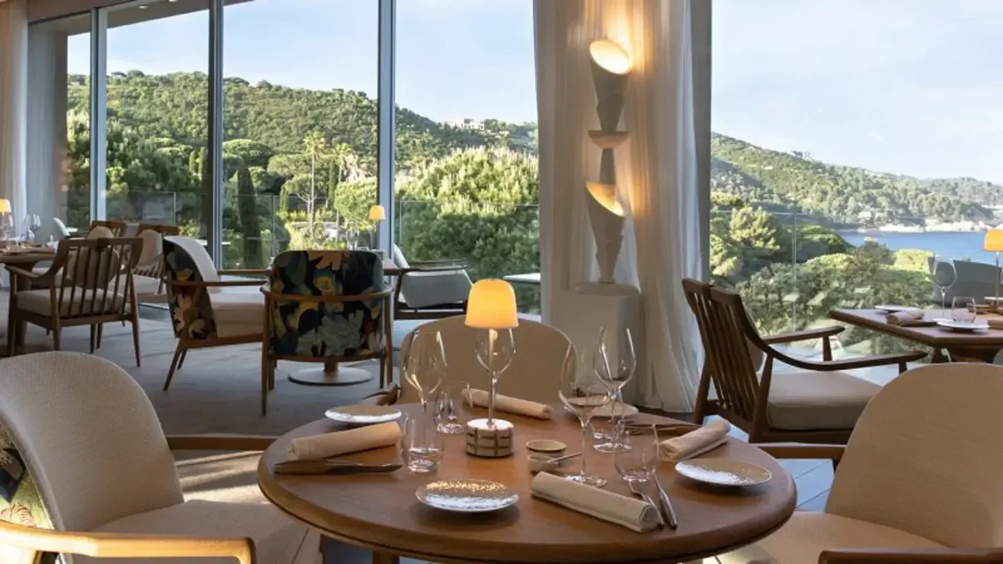 Dining room at La Voile restaurant in Saint-Tropez with beautiful water views